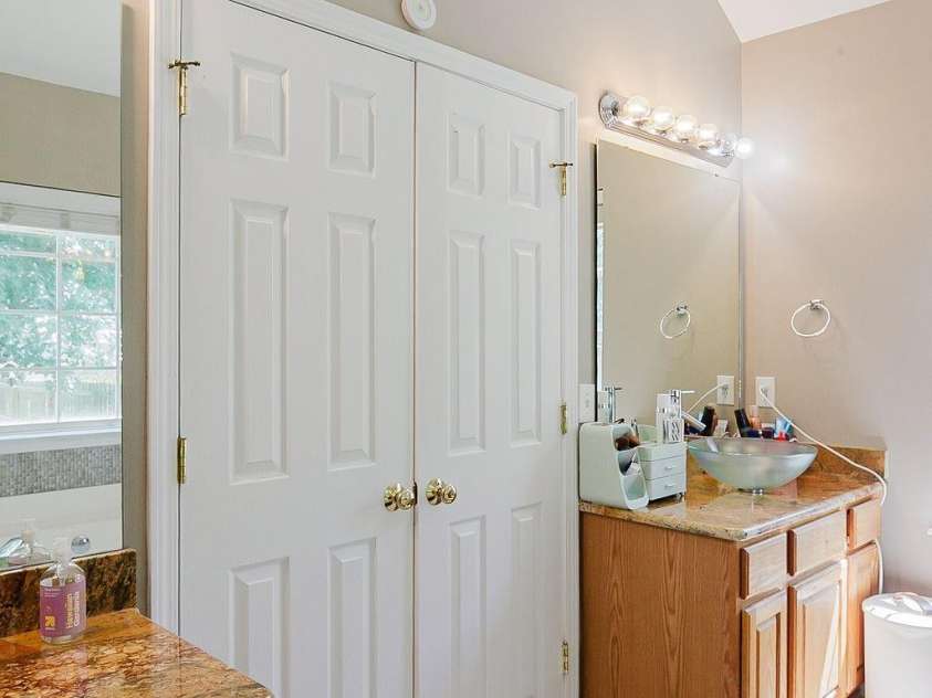 574 Surry Trace Circle, Concord, NC 28027.  MLS# CAR4379638, YatesRealty ID 22392. 