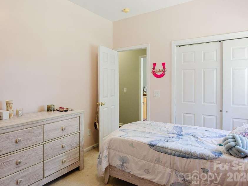 574 Surry Trace Circle, Concord, NC 28027.  MLS# CAR4379638, YatesRealty ID 22392. 
