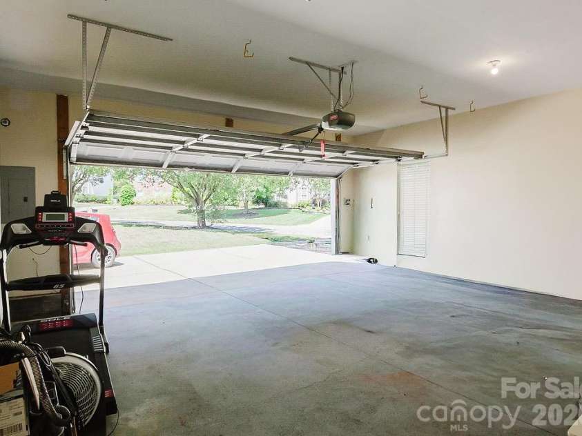 574 Surry Trace Circle, Concord, NC 28027.  MLS# CAR4379638, YatesRealty ID 22392. 