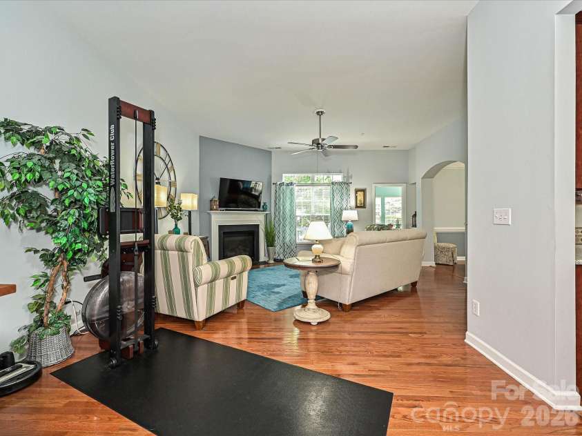 10234 Tintinhull Drive, Fort Mill, SC 29707.  MLS# CAR4375438, YatesRealty ID 22393. 