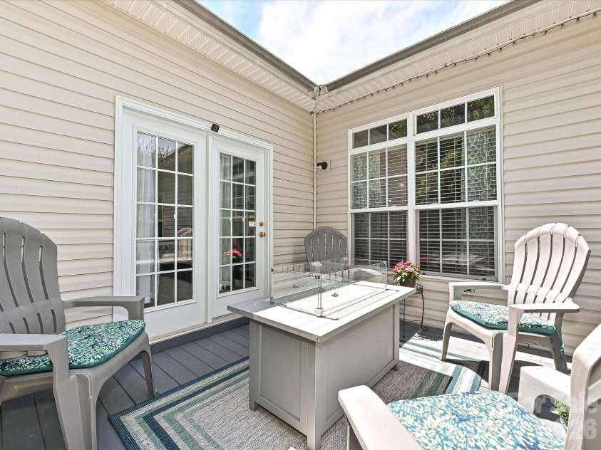 10234 Tintinhull Drive, Fort Mill, SC 29707.  MLS# CAR4375438, YatesRealty ID 22393. 