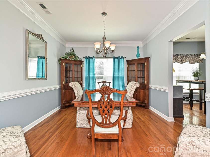 10234 Tintinhull Drive, Fort Mill, SC 29707.  MLS# CAR4375438, YatesRealty ID 22393. Dining room