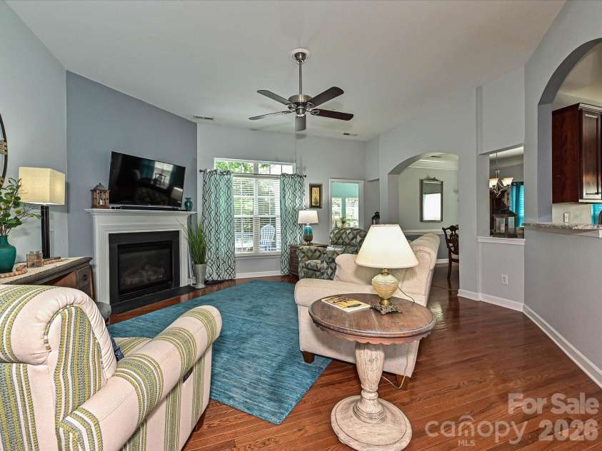 10234 Tintinhull Drive, Fort Mill, SC 29707.  MLS# CAR4375438, YatesRealty ID 22393. Great room