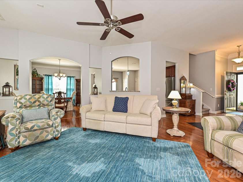 10234 Tintinhull Drive, Fort Mill, SC 29707.  MLS# CAR4375438, YatesRealty ID 22393. Great room