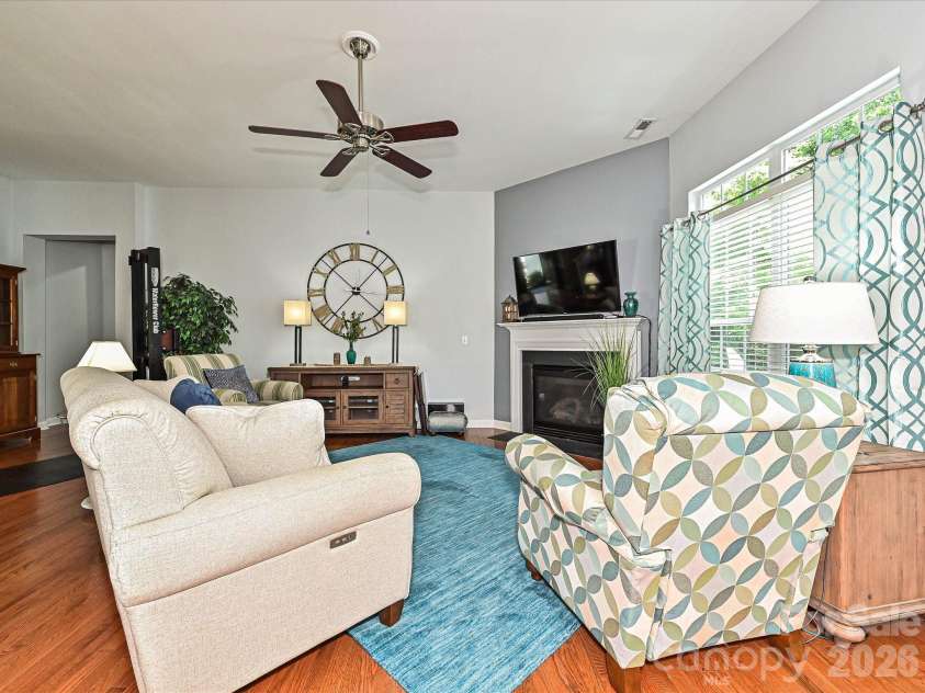 10234 Tintinhull Drive, Fort Mill, SC 29707.  MLS# CAR4375438, YatesRealty ID 22393. Great room