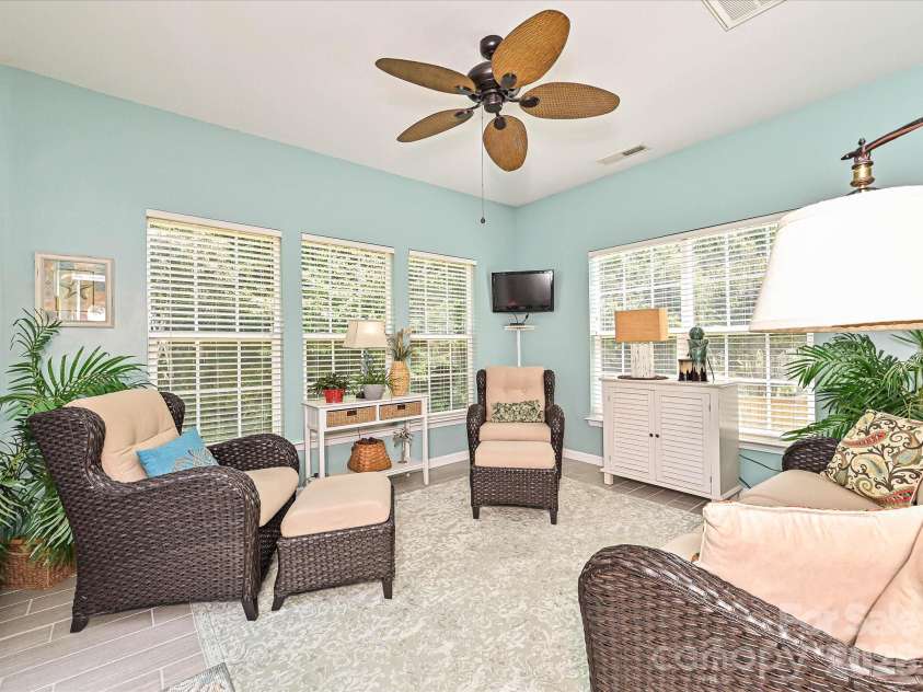 10234 Tintinhull Drive, Fort Mill, SC 29707.  MLS# CAR4375438, YatesRealty ID 22393. Sun room