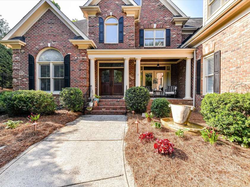 15009 Fanning Manor Court, Charlotte, NC 28277.  MLS# CAR4272630, YatesRealty ID 22393. Arcadia Builders custom Brick Executive home.