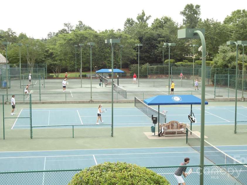 15009 Fanning Manor Court, Charlotte, NC 28277.  MLS# CAR4272630, YatesRealty ID 22393. BCC Tennis & Pickelball courts- avail w/club Membership.
