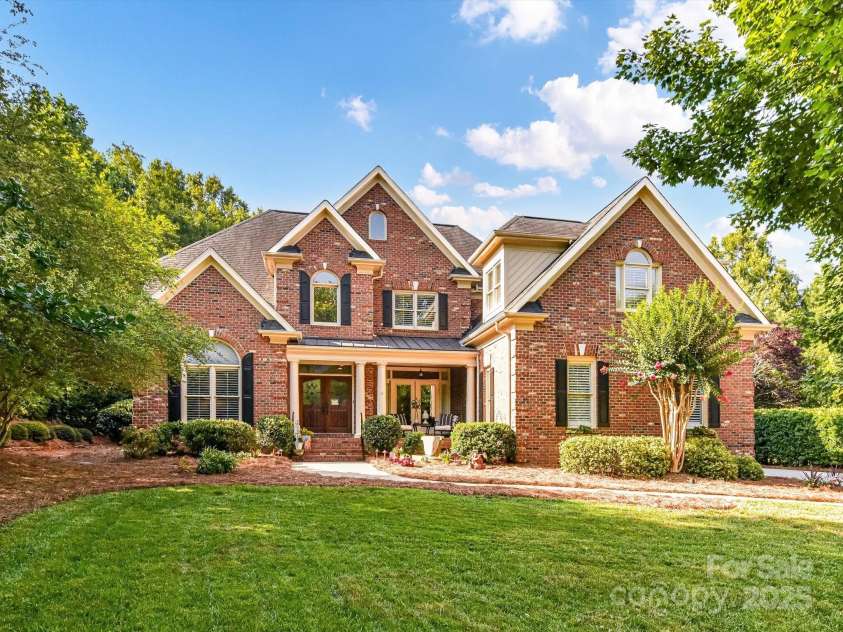 15009 Fanning Manor Court, Charlotte, NC 28277.  MLS# CAR4272630, YatesRealty ID 22393. Welcome Home- to 15009 Fanning Manor Court