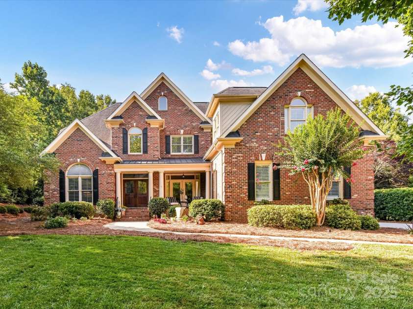 15009 Fanning Manor Court, Charlotte, NC 28277.  MLS# CAR4272630, YatesRealty ID 22393. Welcome to 15009 Fanning Manor Court in Ballantyne Country Club