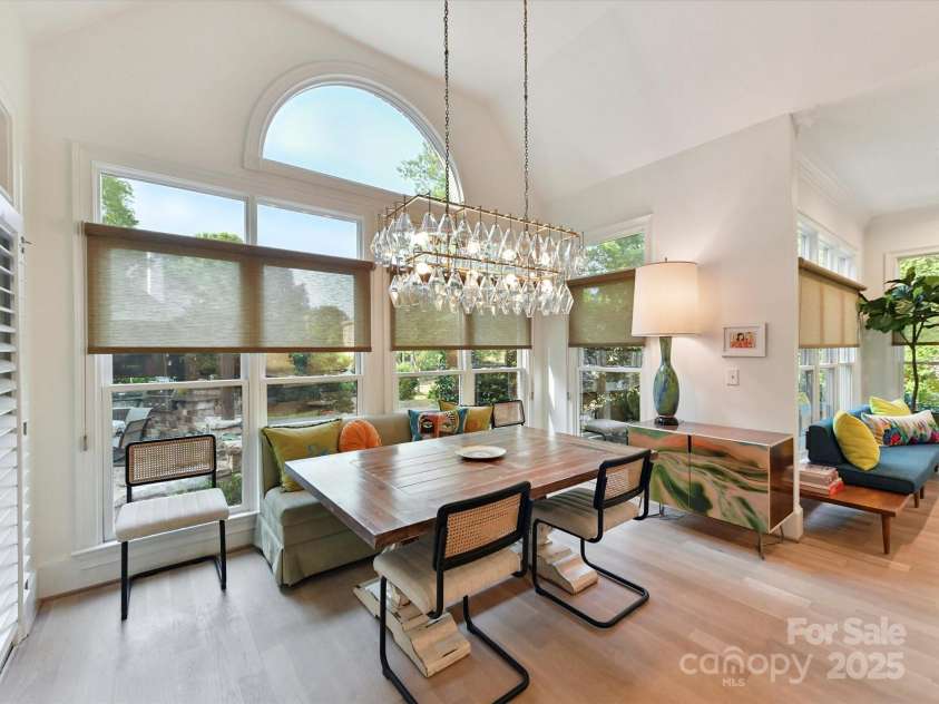 15009 Fanning Manor Court, Charlotte, NC 28277.  MLS# CAR4272630, YatesRealty ID 22393. WOW Lighting fixtures and the wall of windows!