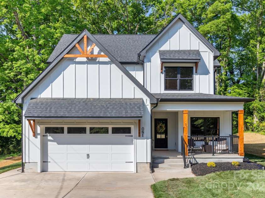 1 Linestowe Drive, Belmont, NC 28012.  MLS# CAR4305443, YatesRealty ID 22394. 