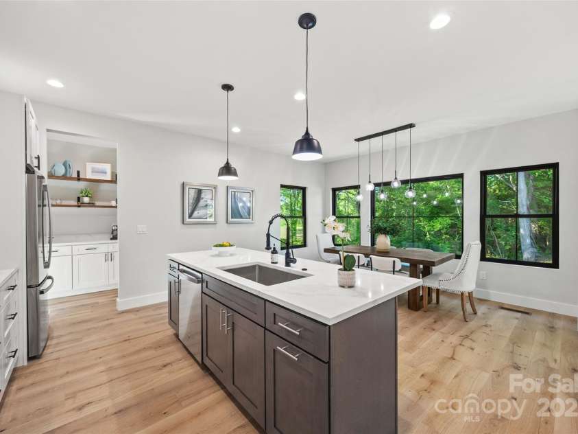 1 Linestowe Drive, Belmont, NC 28012.  MLS# CAR4305443, YatesRealty ID 22394. 