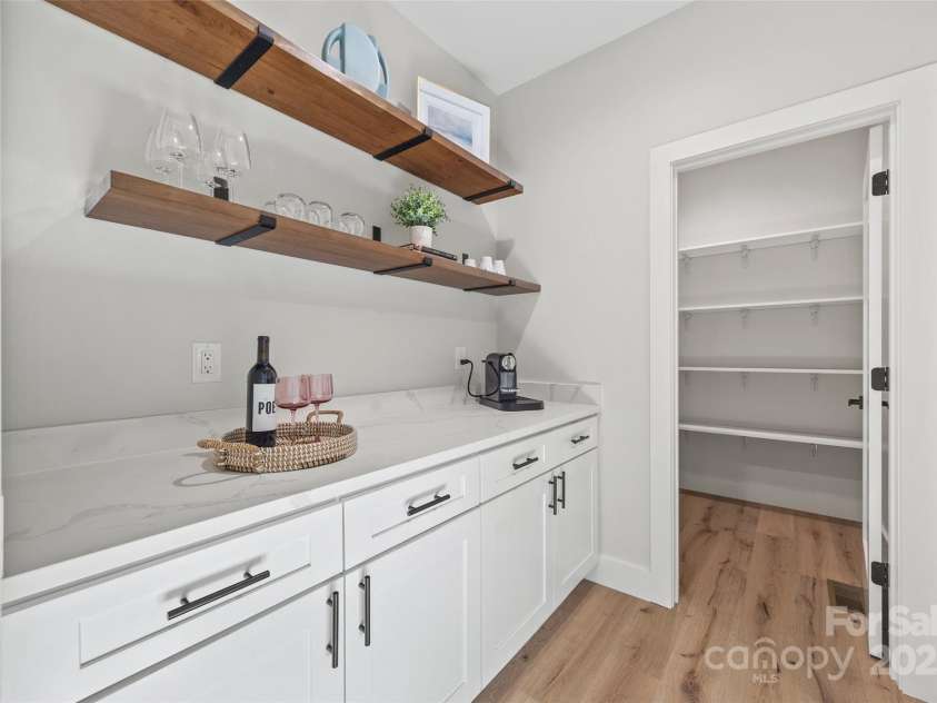 1 Linestowe Drive, Belmont, NC 28012.  MLS# CAR4305443, YatesRealty ID 22394. 