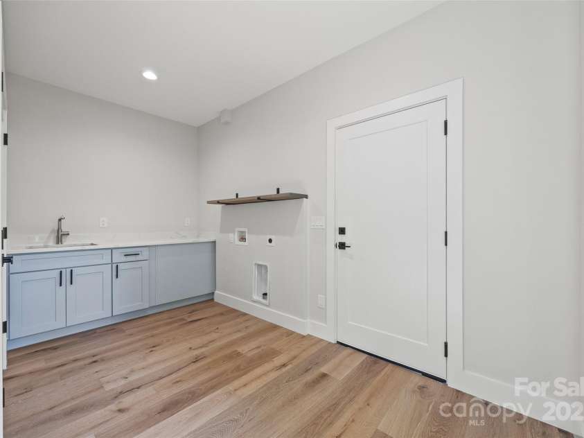 1 Linestowe Drive, Belmont, NC 28012.  MLS# CAR4305443, YatesRealty ID 22394. 