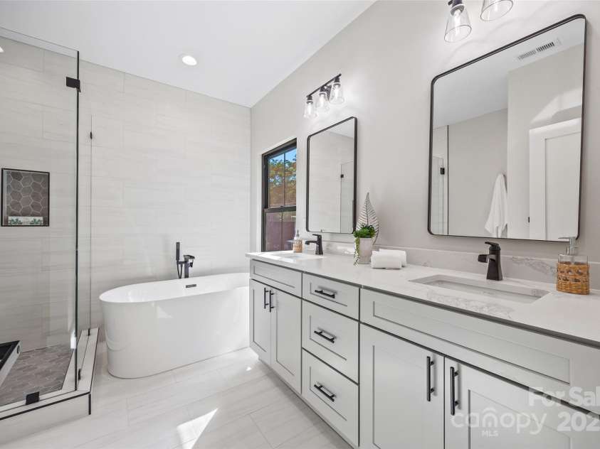 1 Linestowe Drive, Belmont, NC 28012.  MLS# CAR4305443, YatesRealty ID 22394. 