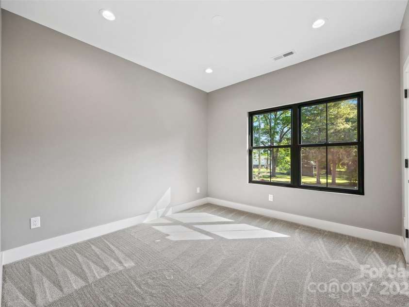 1 Linestowe Drive, Belmont, NC 28012.  MLS# CAR4305443, YatesRealty ID 22394. 