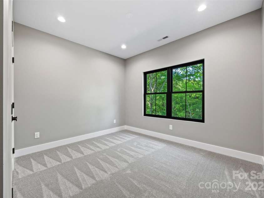 1 Linestowe Drive, Belmont, NC 28012.  MLS# CAR4305443, YatesRealty ID 22394. 