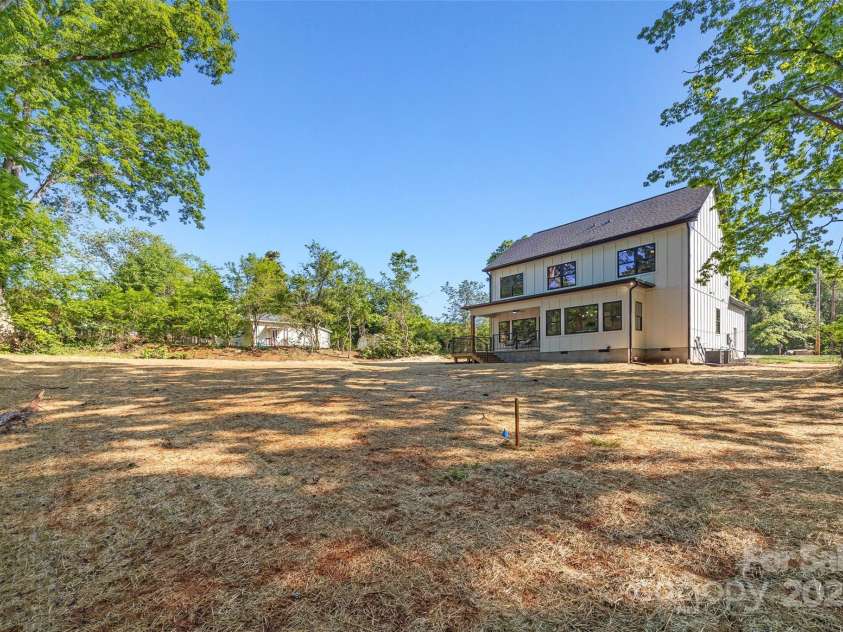 1 Linestowe Drive, Belmont, NC 28012.  MLS# CAR4305443, YatesRealty ID 22394. 