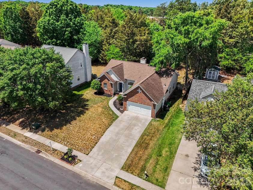 11703 Withers Mill Drive, Charlotte, NC 28278.  MLS# CAR4378368, YatesRealty ID 22394. 