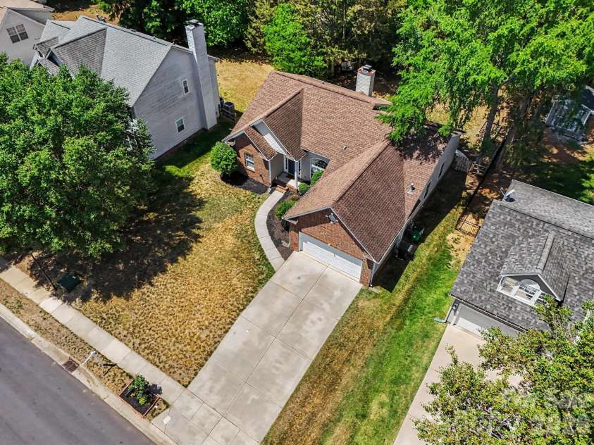 11703 Withers Mill Drive, Charlotte, NC 28278.  MLS# CAR4378368, YatesRealty ID 22394. 