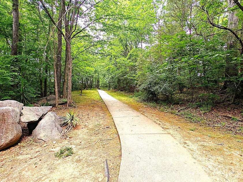 11703 Withers Mill Drive, Charlotte, NC 28278.  MLS# CAR4378368, YatesRealty ID 22394. ...with paved walkways...