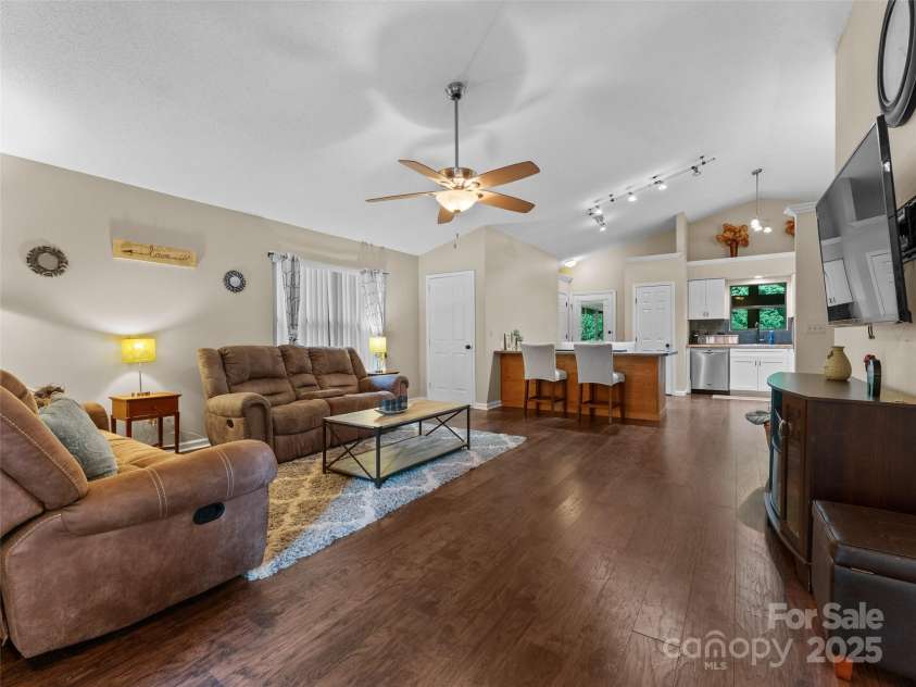 100 Tarragon Place, Flat Rock, NC 28731.  MLS# CAR4263342, YatesRealty ID 22395. 