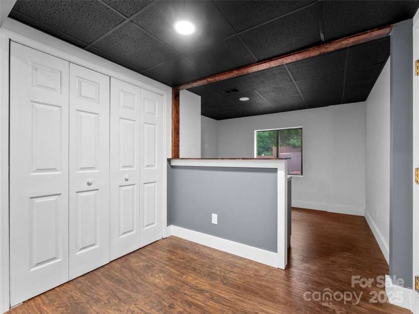 100 Tarragon Place, Flat Rock, NC 28731.  MLS# CAR4263342, YatesRealty ID 22395. 