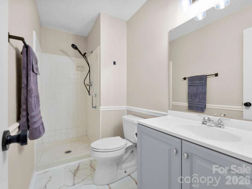 56 Knoll Ridge Drive, Asheville, NC 28804.  MLS# CAR4382409, YatesRealty ID 22395. 