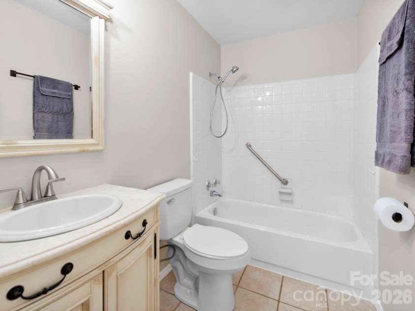 56 Knoll Ridge Drive, Asheville, NC 28804.  MLS# CAR4382409, YatesRealty ID 22395. 