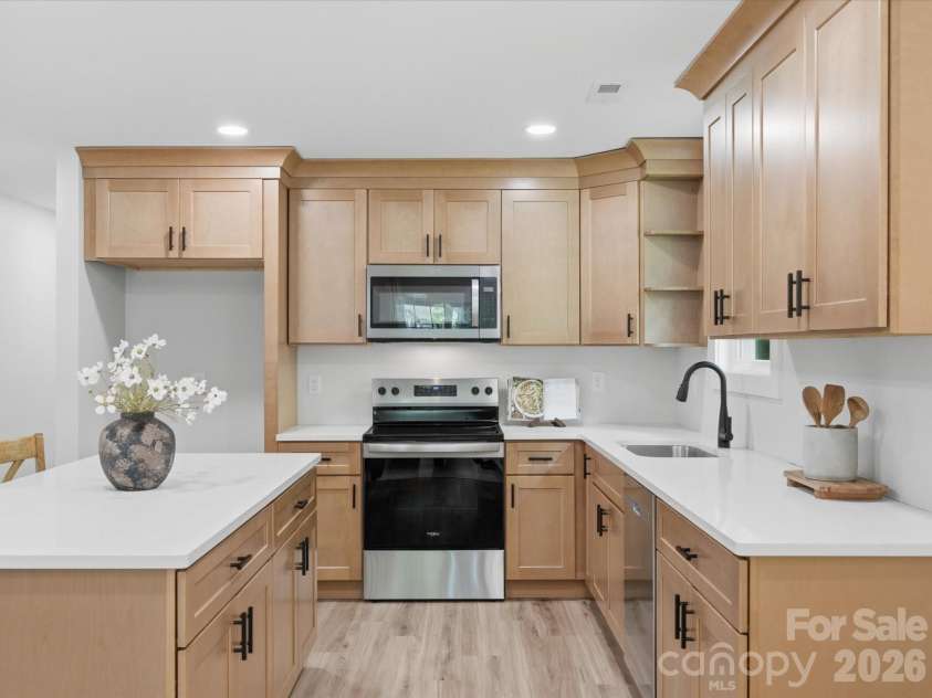 311 Clegg Street, Shelby, NC 42379.  MLS# CAR4375170, YatesRealty ID 22396. 