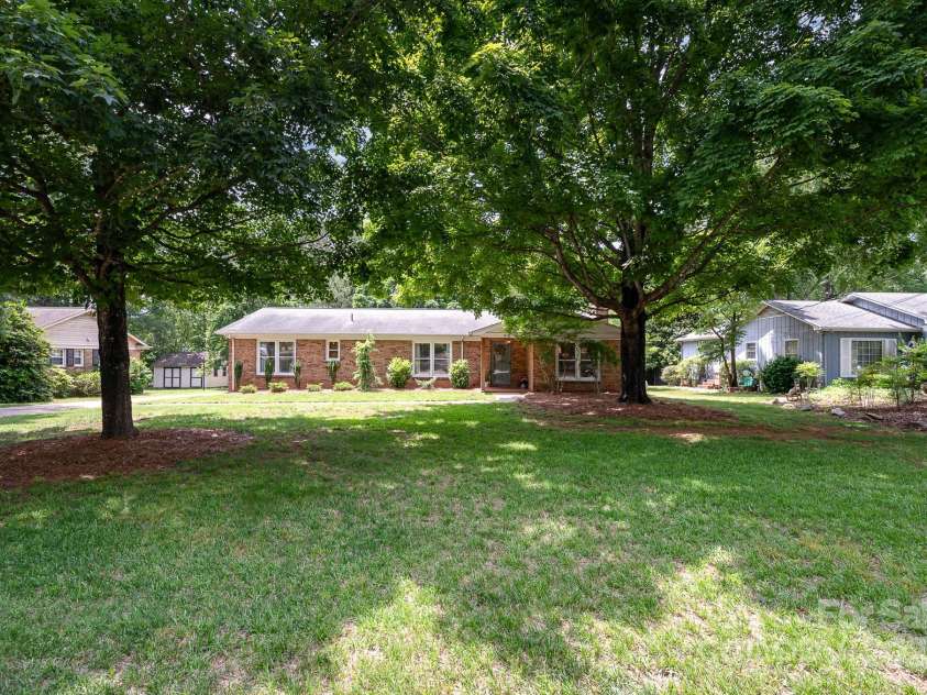 418 Melody Lane, Shelby, NC 28152.  MLS# CAR4261154, YatesRealty ID 22396. Don't miss this great home!