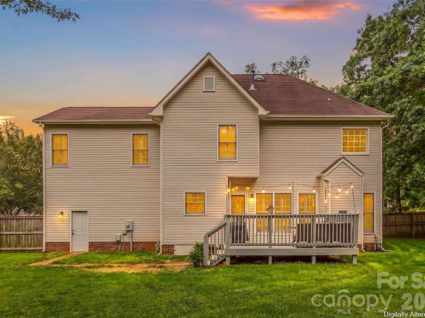1305 Mill Race Lane, Matthews, NC 28104.  MLS# CAR4379571, YatesRealty ID 22399. 