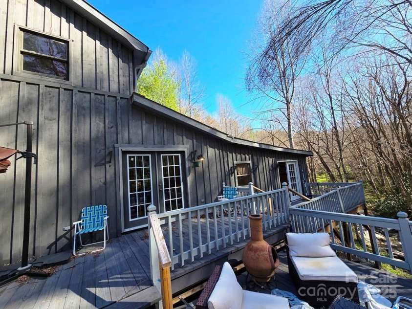 115 Little Horse Path, Lansing, NC 28643.  MLS# CAR4292531, YatesRealty ID 224. 