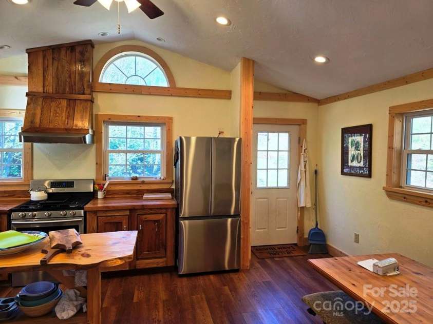 115 Little Horse Path, Lansing, NC 28643.  MLS# CAR4292531, YatesRealty ID 224. 