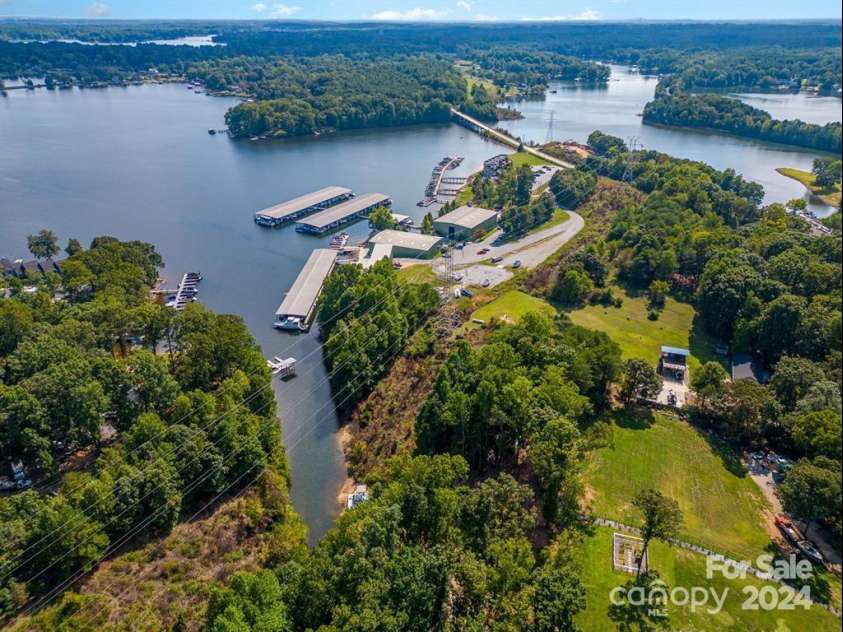 4516 Slanting Bridge Road, Sherrills Ford, NC 28673.  MLS# CAR4189074, YatesRealty ID 224. 