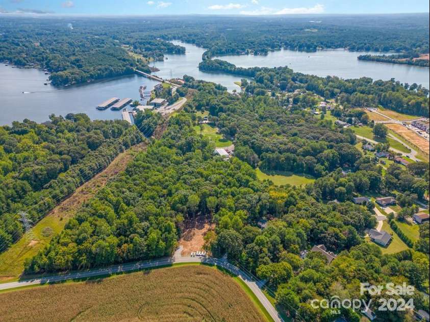 4516 Slanting Bridge Road, Sherrills Ford, NC 28673.  MLS# CAR4189074, YatesRealty ID 224. 