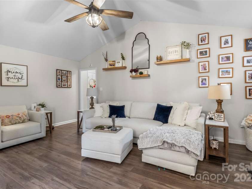 1759 Pipers Ridge Circle, Conover, NC 28613.  MLS# CAR4254714, YatesRealty ID 22400. 