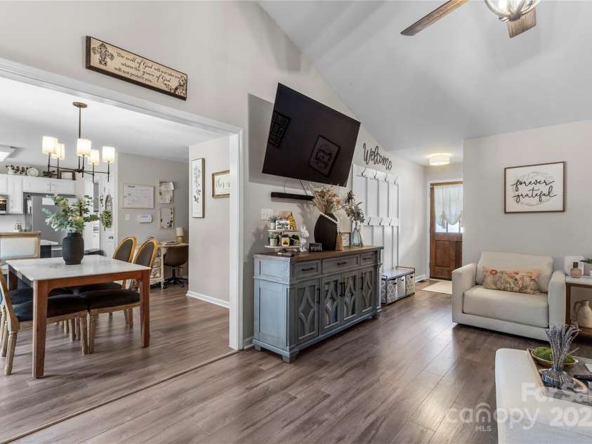 1759 Pipers Ridge Circle, Conover, NC 28613.  MLS# CAR4254714, YatesRealty ID 22400. 
