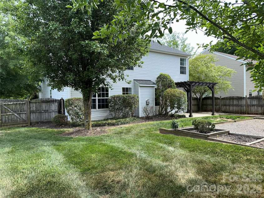 6102 Firethorne Lane, Concord, NC 28025.  MLS# CAR4377284, YatesRealty ID 22400. 