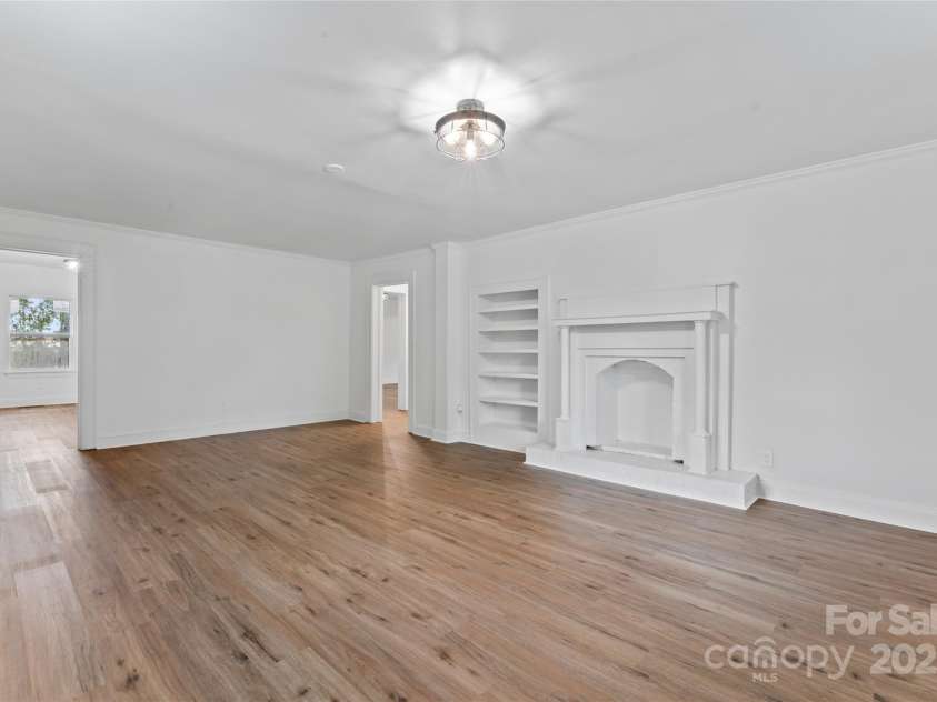 118 Cabarrus Avenue, Concord, NC 28025.  MLS# CAR4259694, YatesRealty ID 22401. 