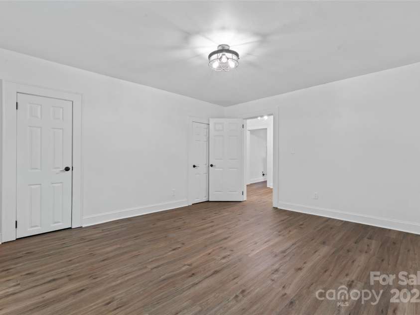 118 Cabarrus Avenue, Concord, NC 28025.  MLS# CAR4259694, YatesRealty ID 22401. 