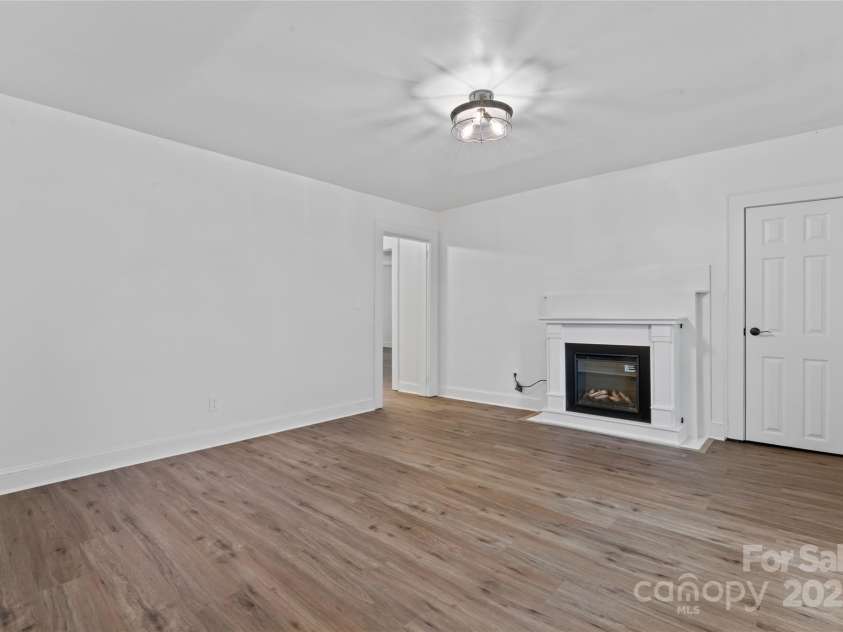 118 Cabarrus Avenue, Concord, NC 28025.  MLS# CAR4259694, YatesRealty ID 22401. 