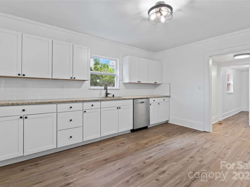 118 Cabarrus Avenue, Concord, NC 28025.  MLS# CAR4259694, YatesRealty ID 22401. 