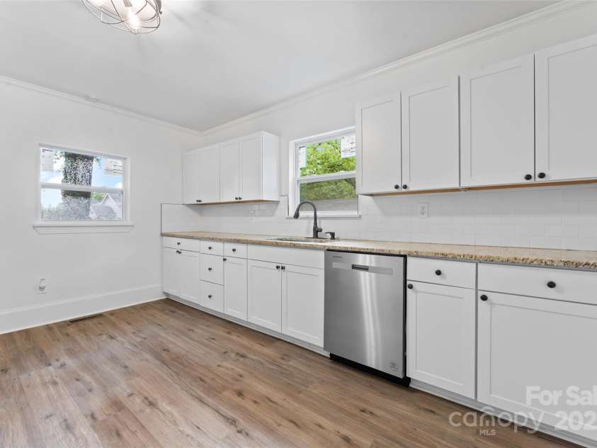 118 Cabarrus Avenue, Concord, NC 28025.  MLS# CAR4259694, YatesRealty ID 22401. 