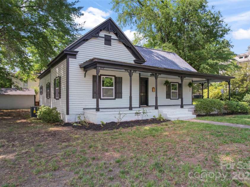 118 Cabarrus Avenue, Concord, NC 28025.  MLS# CAR4259694, YatesRealty ID 22401. 