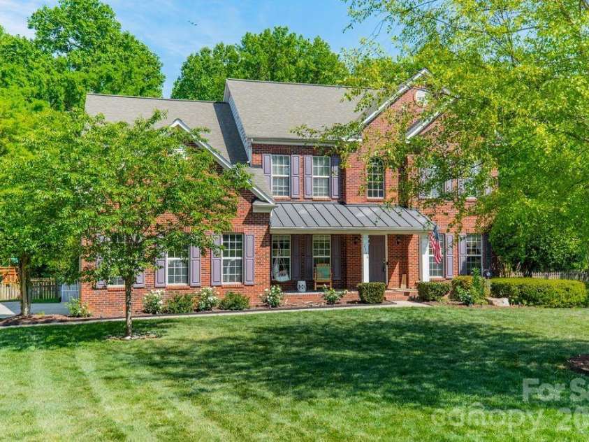 2316 Heath Lake Drive, Mint Hill, NC 28227.  MLS# CAR4371417, YatesRealty ID 22401. 