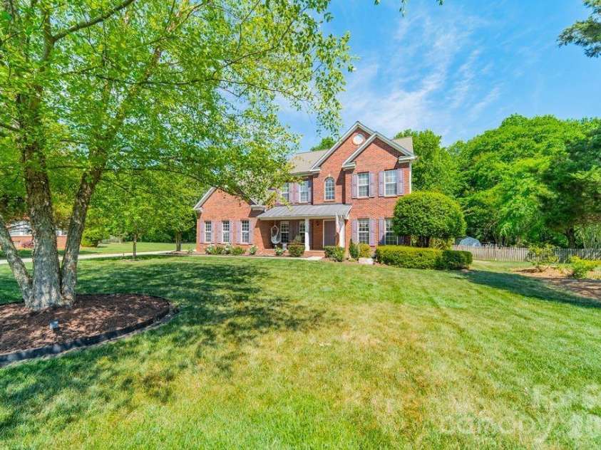 2316 Heath Lake Drive, Mint Hill, NC 28227.  MLS# CAR4371417, YatesRealty ID 22401. 