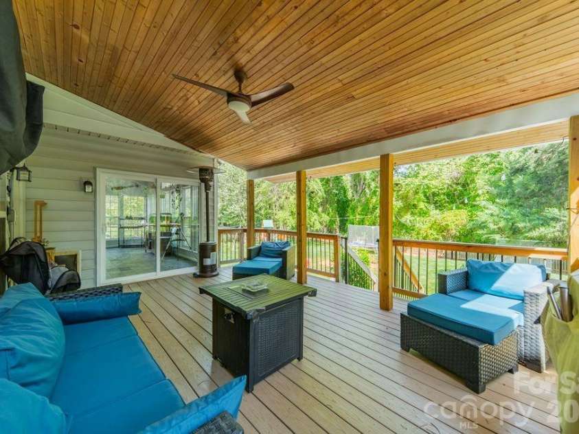2316 Heath Lake Drive, Mint Hill, NC 28227.  MLS# CAR4371417, YatesRealty ID 22401. 