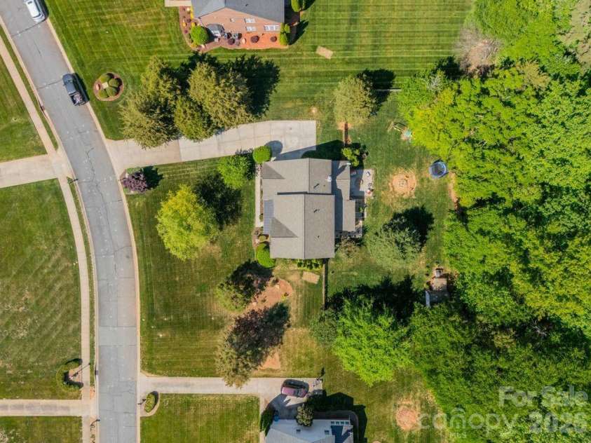 2316 Heath Lake Drive, Mint Hill, NC 28227.  MLS# CAR4371417, YatesRealty ID 22401. 
